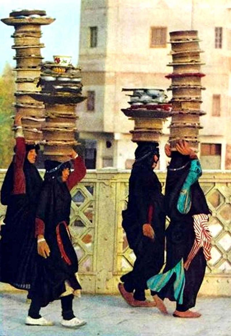 Yogurt maids (labbanat)