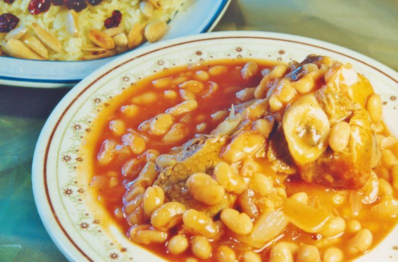 Margat fasoulya yabsa (white bean stew)